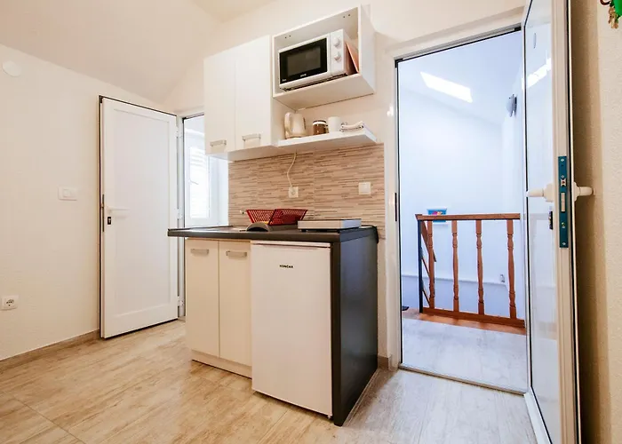 Ema House * זאדאר