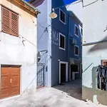 Ema House Apartment *