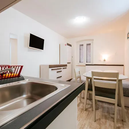 Lägenhet Ema House *