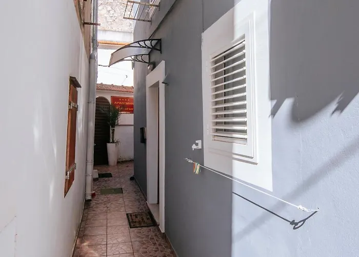 Ema House * Ζαντάρ